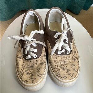 Vans Floral Canvas Lace-Up Sneakers in Brown and Beige